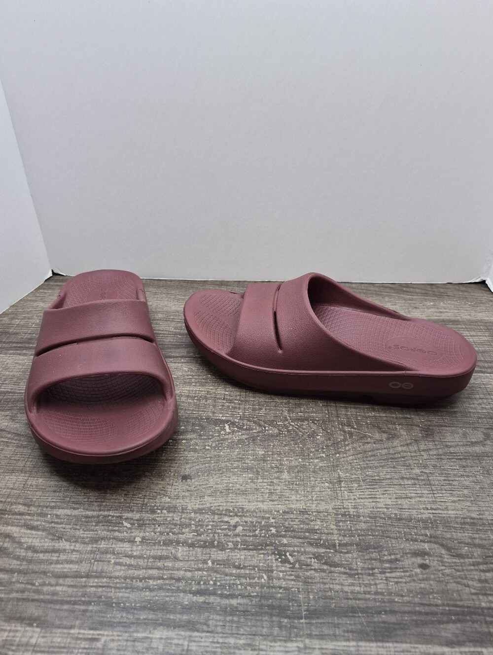 Oofos OOahh Casual Recovery Slide Burgundy Red Womens Size 8